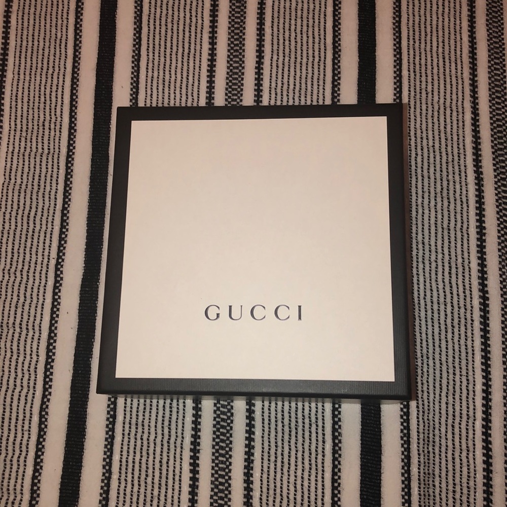 Gucci belt size 85